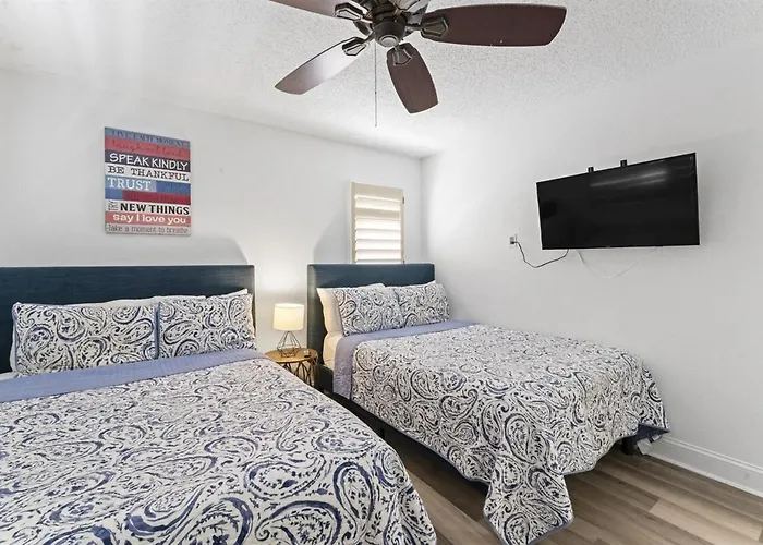 Beachfront 3-bed I Location! Stunning Sunsets * Clearwater Beach
