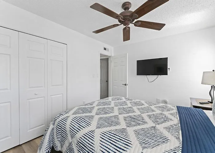 Beachfront 3-bed I Location! Stunning Sunsets Apartment *