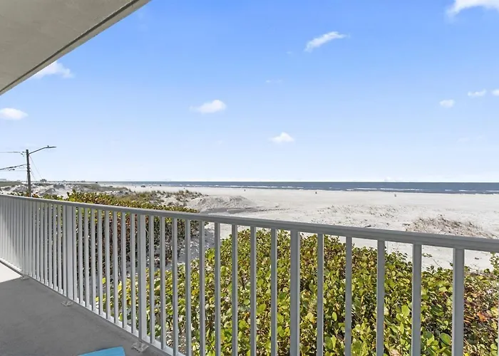 Beachfront 3-bed I Location! Stunning Sunsets Apartment