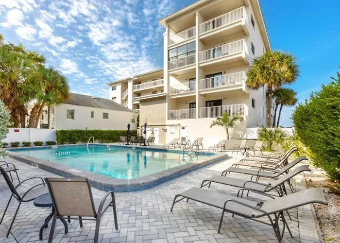Beachfront 3-bed I Location! Stunning Sunsets * Clearwater Beach