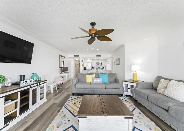 Beachfront 3-bed I Location! Stunning Sunsets Apartment