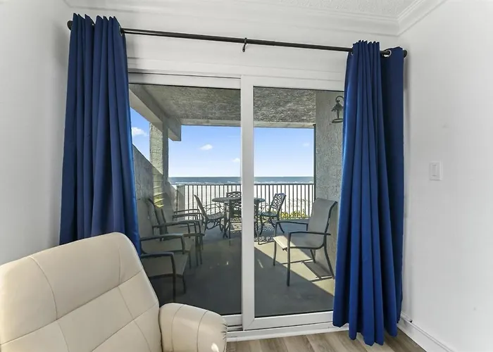 Apartment Beachfront 3-bed I Location! Stunning Sunsets *