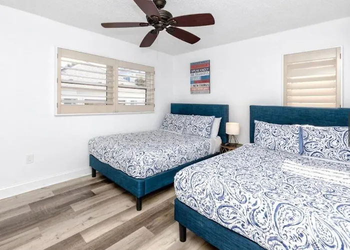Beachfront 3-bed I Location! Stunning Sunsets Apartment