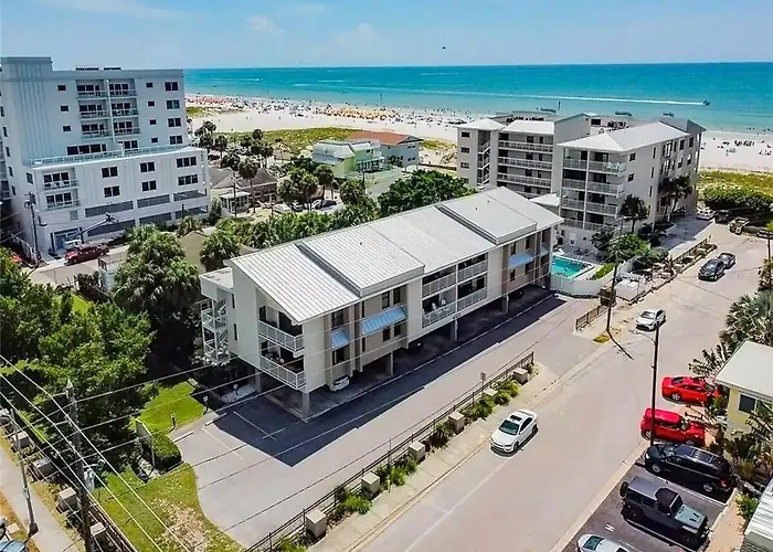 Beachfront 3-bed I Location! Stunning Sunsets