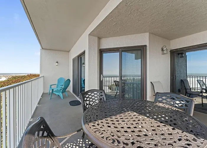 Beachfront 3-bed I Location! Stunning Sunsets